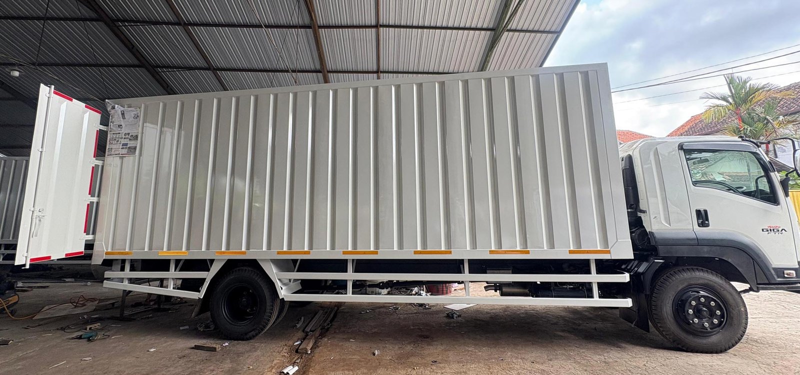 Slide 5 Solusi Karoseri