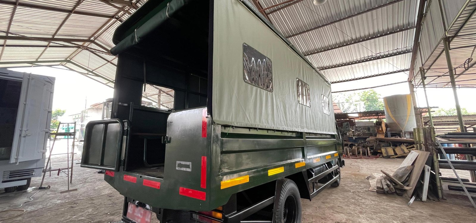 Slide 1 Solusi Karoseri